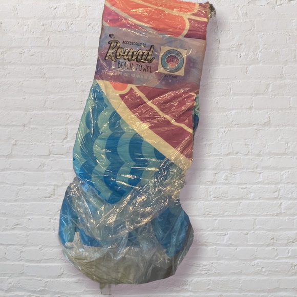 Seashell beach towel round 60” with fringes NWT - Picture 3 of 7